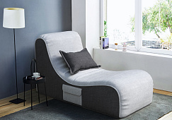 Кресло в интерьере гостиной-18, Стильный лежак Скилл на веранду